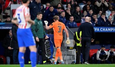 Ağlayarak maçtan çıkarılan kaleciden 4 kelimelik mesaj