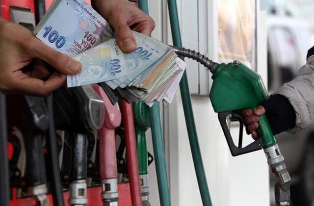 Akaryakıta çifte zam! Motorin fiyatı 80 lirayı geçti