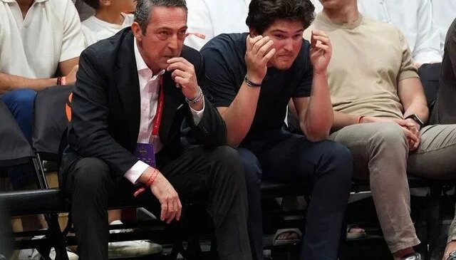 Ali Koç ve oğlu Türkiye-Romanya maçını beraber izledi! Mert Hakan detayı bomba