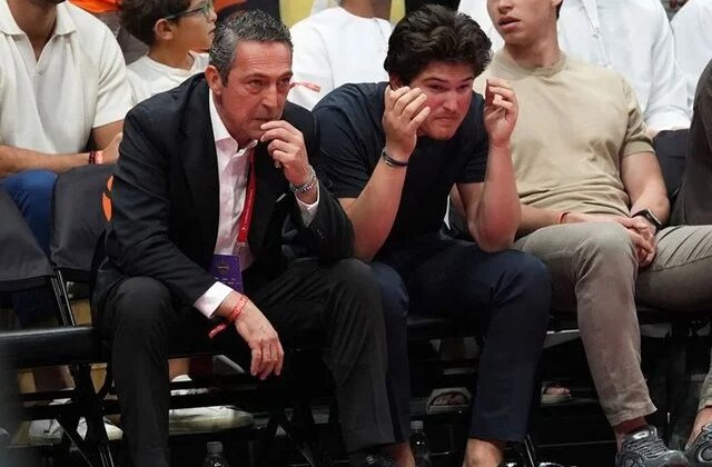 Ali Koç ve oğlu Türkiye-Romanya maçını beraber izledi! Mert Hakan detayı bomba