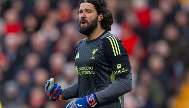 Alisson Liverpool’da kalacak mı? Son kararını verdi