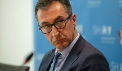 Almanya’da eyalet seçimlerini Türk kökenli Cem Özdemir kazandı