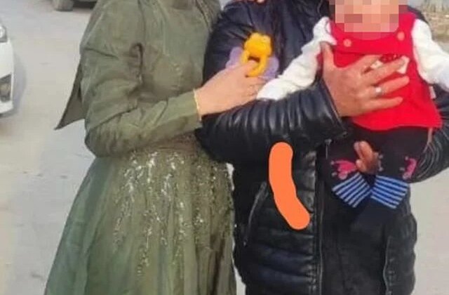 Annesini darbederken kendisine engel olmak isteyen eşini bıçaklayarak öldürdü