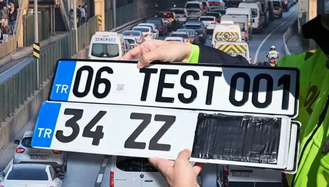 APP plakalar sanıldığı gibi masum değil! Personel tehlikeyi tek tek anlattı