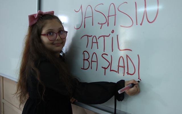 Ara tatil kalkıyor mu? Bakan Tekin son noktayı koydu