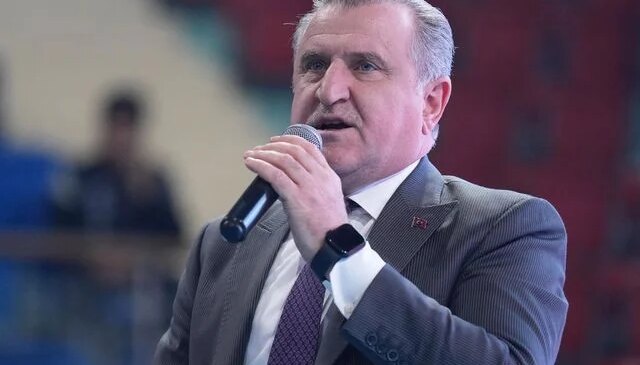 Arda Güler’in muhteşem golünü Bakan Osman Aşkın Bak da kayıtsız kalamadı