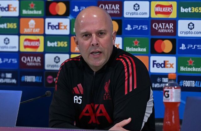 Arne Slot’a kovulmamak için son bir şans verdiler