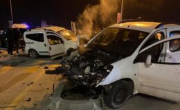 AVM önündeki kavşakta zincirleme kaza! Can pazarı yaşandı