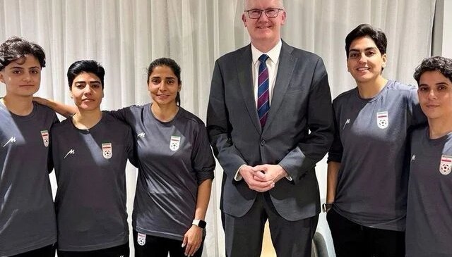 Avustralya’ya iltica etmek isteyen İranlı kadın futbolculardan olay karar