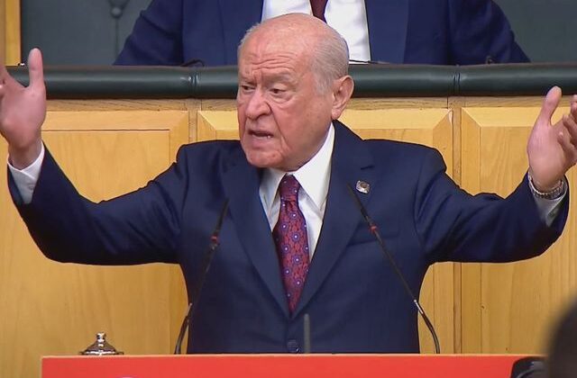 Bahçeli’den parti grubunu ayağa kaldıran sözler: Asıl rejim değişikliği o ülkede olmalıdır