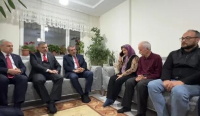 Bakan Tekin ve Bakan Çiftçi, cinayete kurban giden Fatma Nur öğretmenin ailesine taziyede bulundu