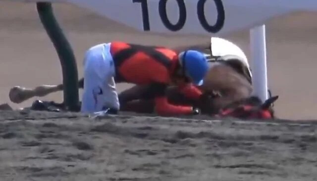 Bir an bile tereddüt etmedi! “İnsanlık ölmemiş” dedirten görüntü