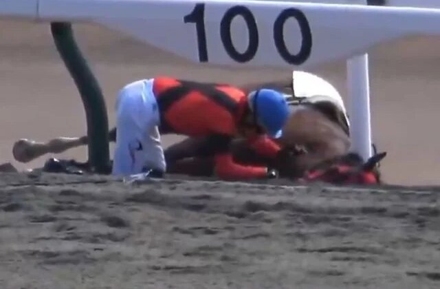 Bir an bile tereddüt etmedi! “İnsanlık ölmemiş” dedirten görüntü