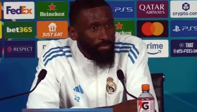 Bir anda yerinden fırladı! Rüdiger’den basın toplantısına damga vuran hareket