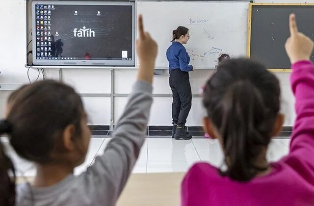 Boş kalan kadrolara ek öğretmen ataması: Başvurular bugün başlıyor