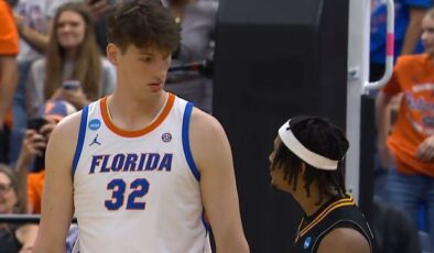 Boyu ayrı yaşı ayrı olay! 2.03’lük rakibi yanında cüce gibi kalıyor