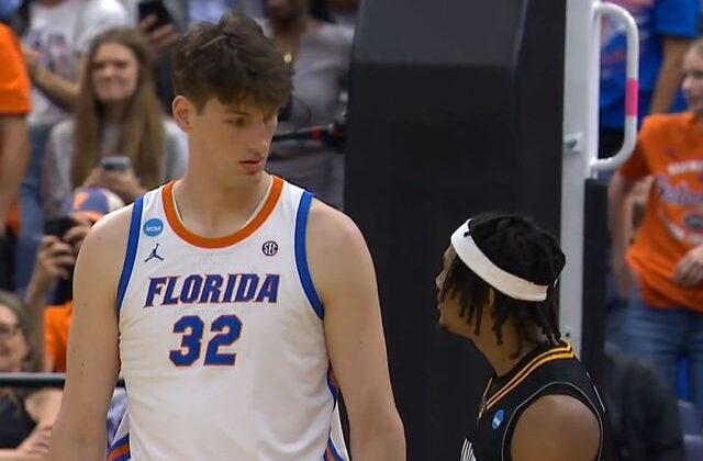 Boyu ayrı yaşı ayrı olay! 2.03’lük rakibi yanında cüce gibi kalıyor