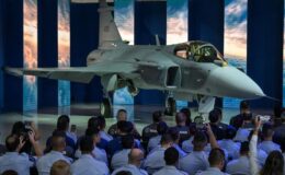 Brezilya’da üretilen ilk süpersonik savaş uçağı tanıtıldı