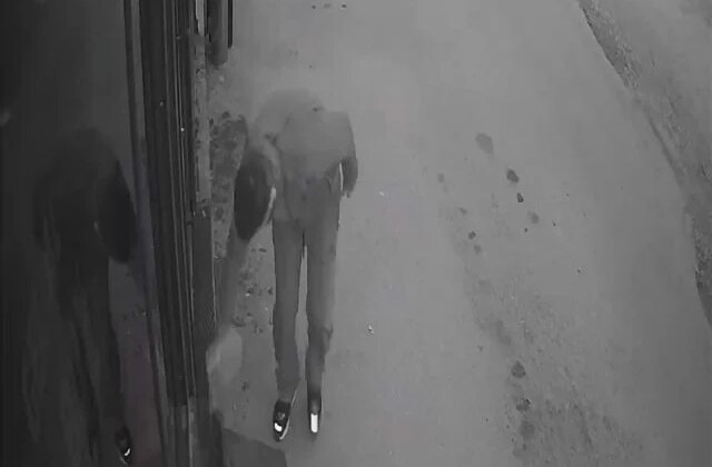 Bursa’da pizza zincirinin eski çalışanı 2 şubeyi kundakladı; o anlar kamerada