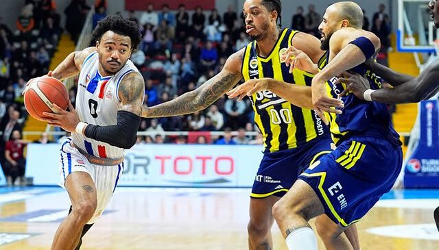 Büyükçekmece-Fenerbahçe maçında olay: Başkanın talimatıyla kadın ve çocuklar darp edildi