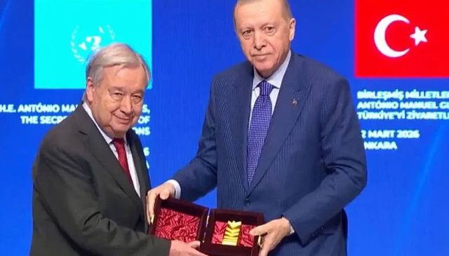 Cumhurbaşkanı Erdoğan’dan BM Genel Sekreteri Guterres’e ödül