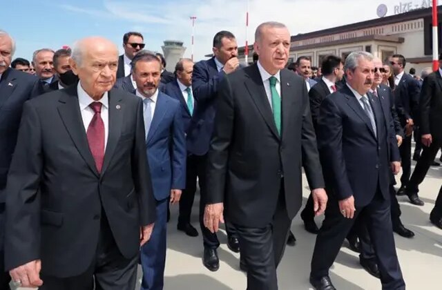 Destici’den hükümete İran çağrısı: Göç dalgasına karşı tedbirli olmamız gerekiyor