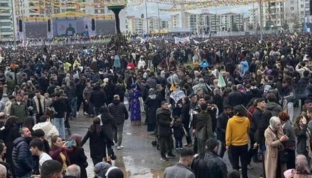 Diyarbakır’da nevruz etkinliği: Kürt meselesini çözen bir Türkiye, bölgede güçlü bir aktör olur