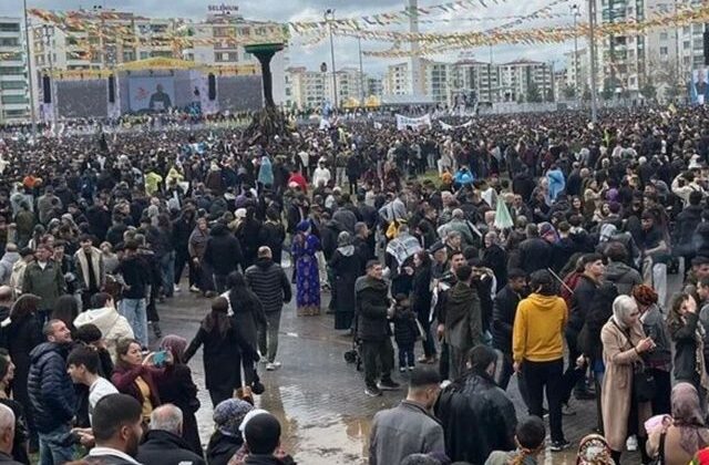 Diyarbakır’da nevruz etkinliği: Kürt meselesini çözen bir Türkiye, bölgede güçlü bir aktör olur