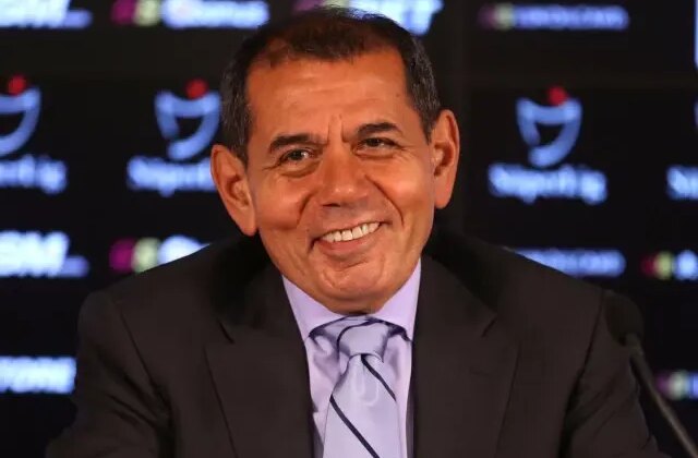 Dursun Özbek’ten derbi galibiyeti sonrası prim müjdesi