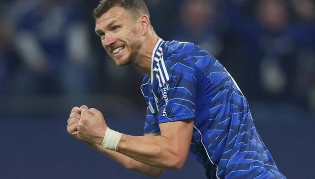 Edin Dzeko aynı maçta önce mutluluğu sonra da kabusu yaşadı