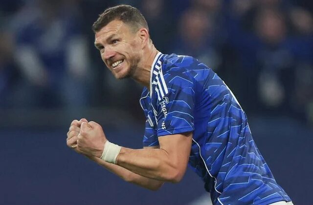 Edin Dzeko aynı maçta önce mutluluğu sonra da kabusu yaşadı