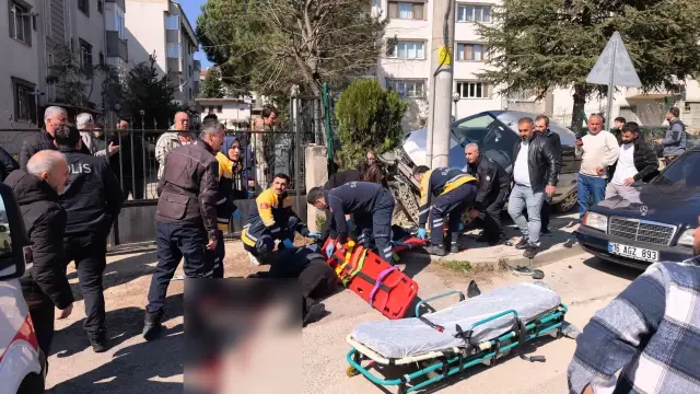 El freni çekilmeyen otomobil, dede ve torunlarını ezdi: 1 ölü, 2 ağır yaralı