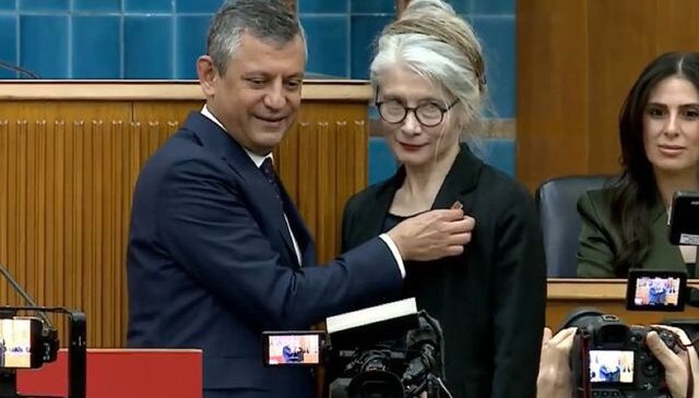 Emine Ülker Tarhan 12 yıl sonra CHP’ye döndü