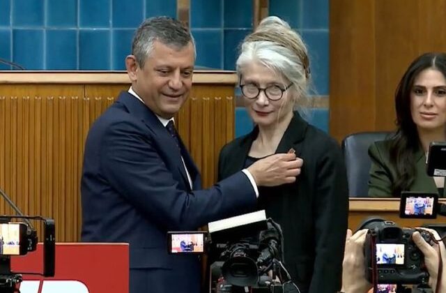 Emine Ülker Tarhan 12 yıl sonra CHP’ye döndü