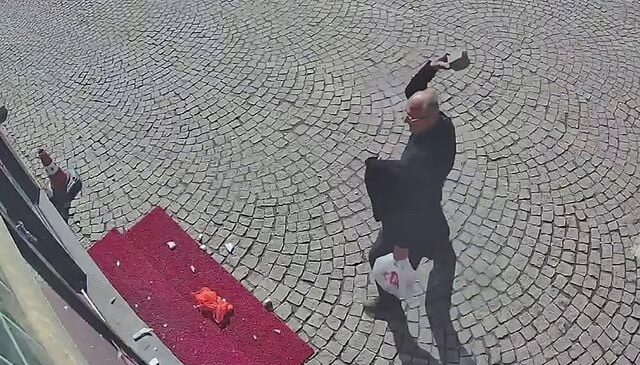 Erzurum’da bir kişi eczaneye saldırdı,  yakmak istedi