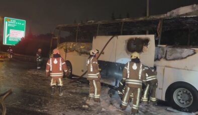Esenler TEM Otoyolu’nda yolcu otobüsünde yangın çıktı