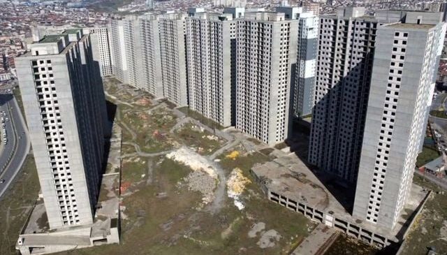 İstanbul’da 15 yıldır inşaatı süren gökdelenleri yapan şirkete kayyum atandı