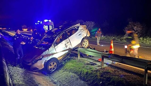 Eskişehir’de otomobilin SUV tipi araçla çarpıştığı kazada 2 kişi öldü, 4 kişi yaralandı