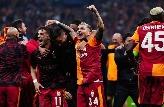 Galatasaray’da futbolcuların günlerdir beklediği müjdeli haber geldi