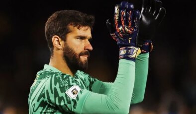 Galatasaray’ın rakibi Liverpool’da imzalar atıldı! 1 yıl daha yola devam