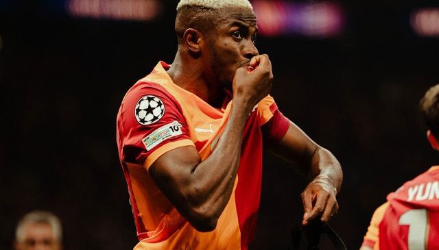 Galatasaray taraftarından Victor Osimhen’e özel koreografi