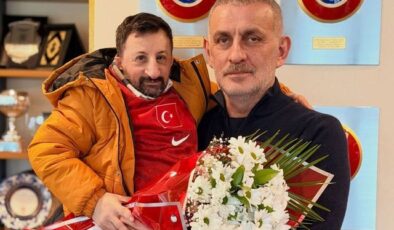 Geceye damga vuran kare! Canlı yayında gülme krizine girdiler