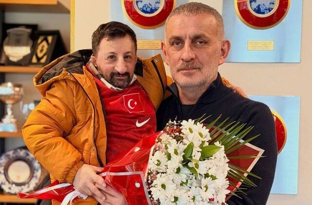 Geceye damga vuran kare! Canlı yayında gülme krizine girdiler