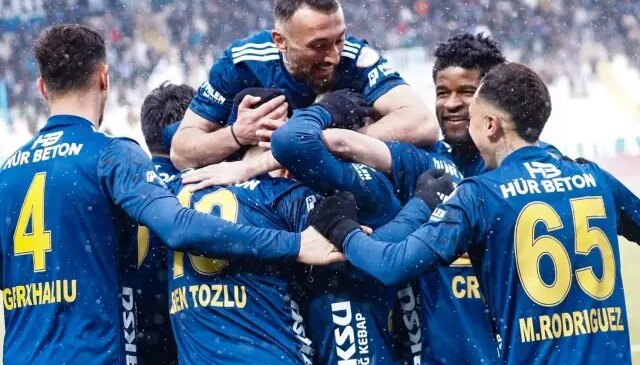 Geleni geçeni eziyorlar! Bu takım adım adım değil koşarak Süper Lig’e geliyor