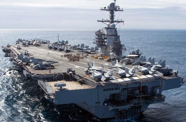 Gerald Ford uçak gemisinde yangın çıktı