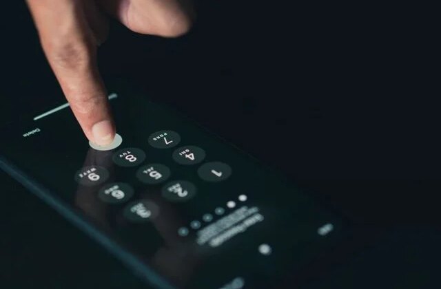 Hackerların tuzağına düşen ismin CV’si dünyayı şaşkına çevirdi