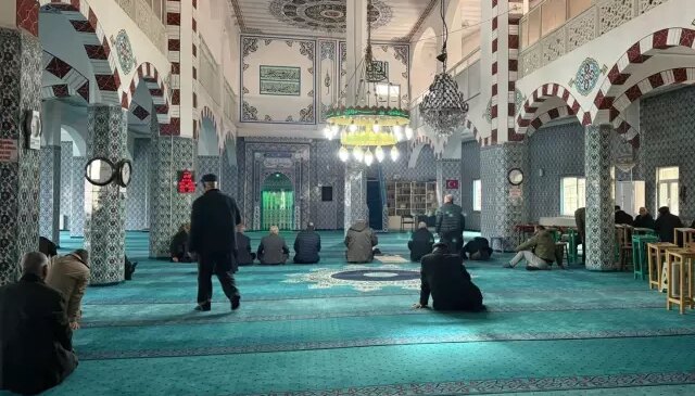 Bir ilimizin camilerinde Hamaney için Kur’an-ı Kerim okundu