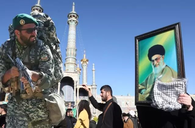 Hamaney sonrası taht kavgası çıktı! Devrim Muhafızları ve din adamları karşı karşıya