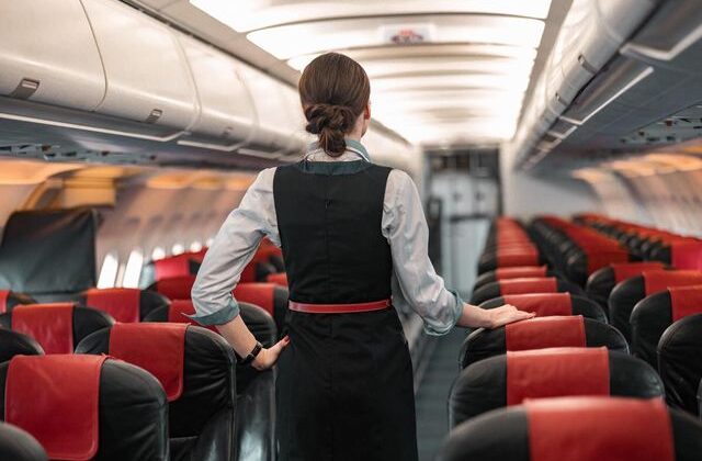 Havayolu şirketinden tartışmalı karar: Kilo alan hosteslere ceza