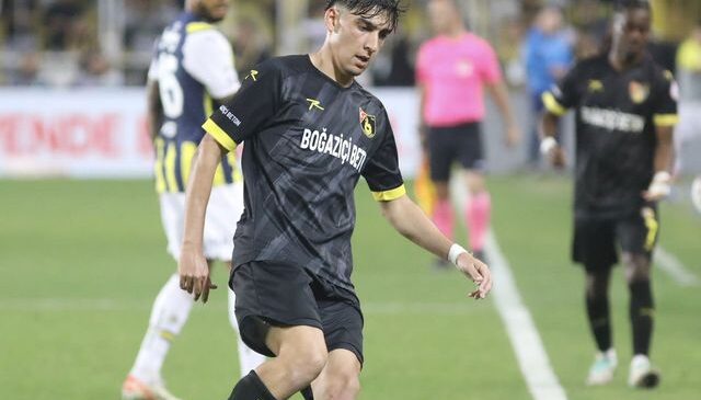 Henüz ömrünün baharındaydı! 20 yaşındaki futbolcudan acı haber